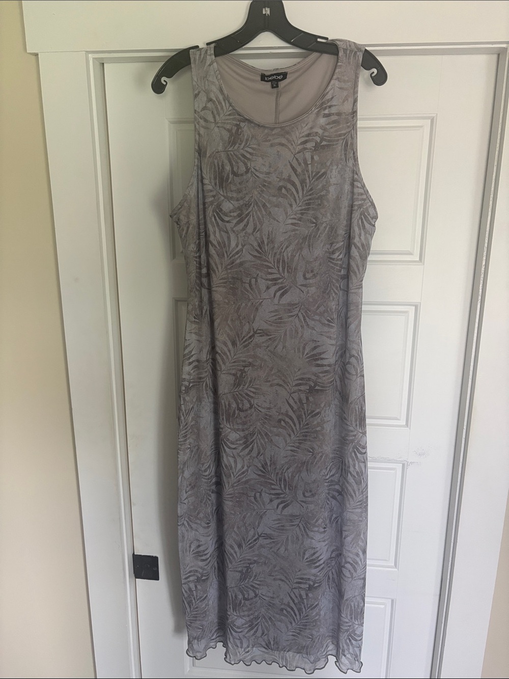 bebe Silver-Gray Sleeveless Maxi Dress with Leaf Jacquard